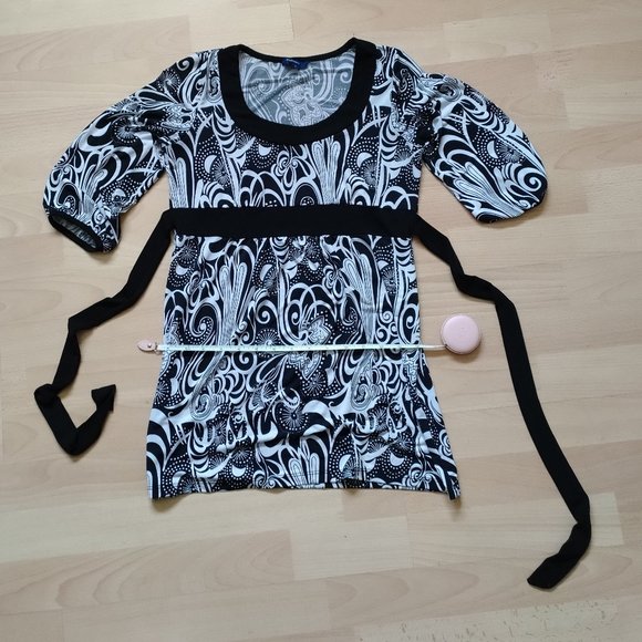 Reitmans Black and White Pattern Shirt - Size Small - Picture 2 of 10